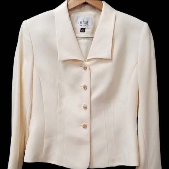 Le Suit Women's Polyester Ivory Size 6P Skirt Suit / NWT